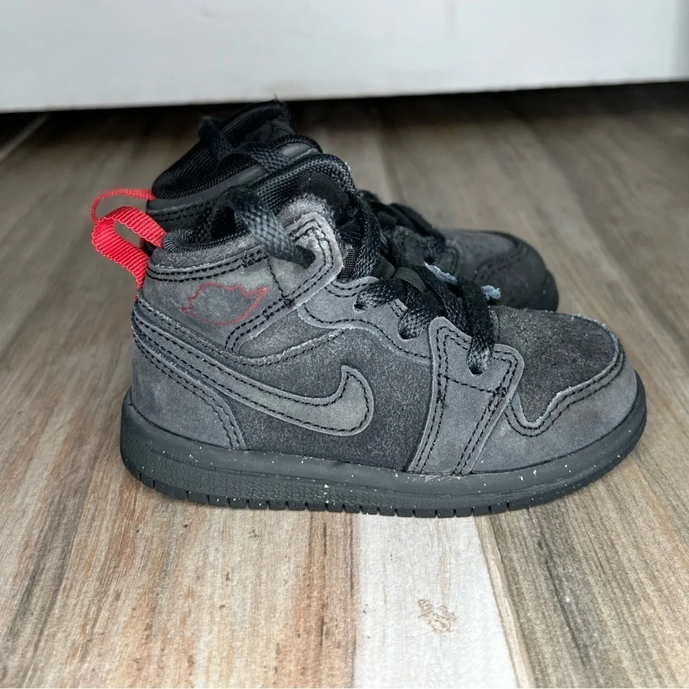 Air Jordan 1 Mid SE Dark Smoke Grey / Black / Red Baby Sneakers 5C Toddler
